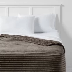 Ribbed Plush Bed Blanket - Room Essentials™