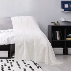 PiccoCasa New Luxury Leaves Fulls Fleece Warm Large Sofa Throw Blankets -Northlight Store GUEST e1198f2d 3f9d 4e60 ad5e ad9cc7c7094b