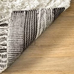 NuLOOM Nylah Shaggy Diamonded Stripes Area Rug -Northlight Store GUEST f37fd796 6766 4425 8233 b13f3236883c